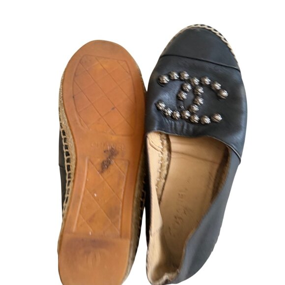 CHANEL Black Lambskin Interlocking Logo Espadrilles Flats Size 40 / US 10 - Picture 6 of 12